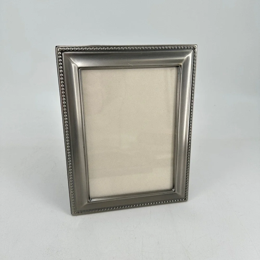 Connoisseur Taylor Silver Tone Beaded 5x7 Picture Frame Brushed Metal Tabletop
